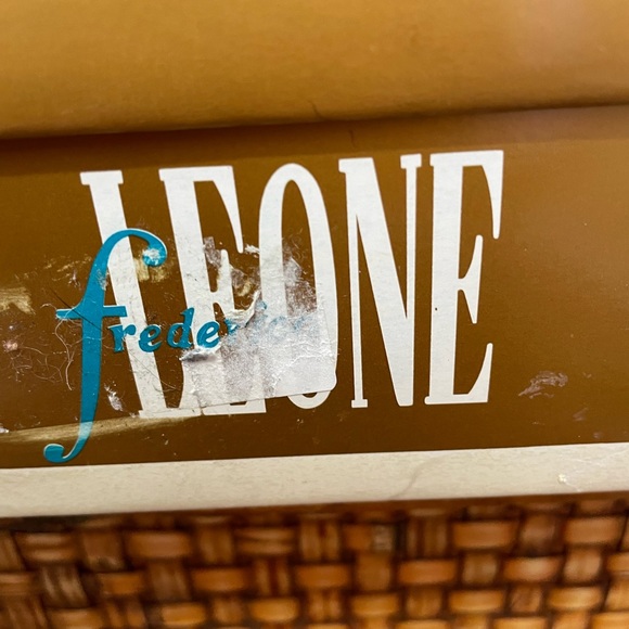 Taupe Shoe by Frederick Leone size 8 - Picture 6 of 6